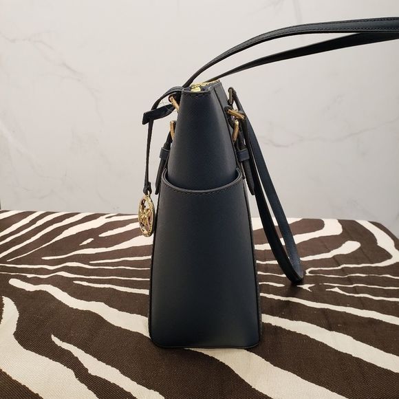 Michael Kors Charlotte Large Tote - Picture 3 of 8